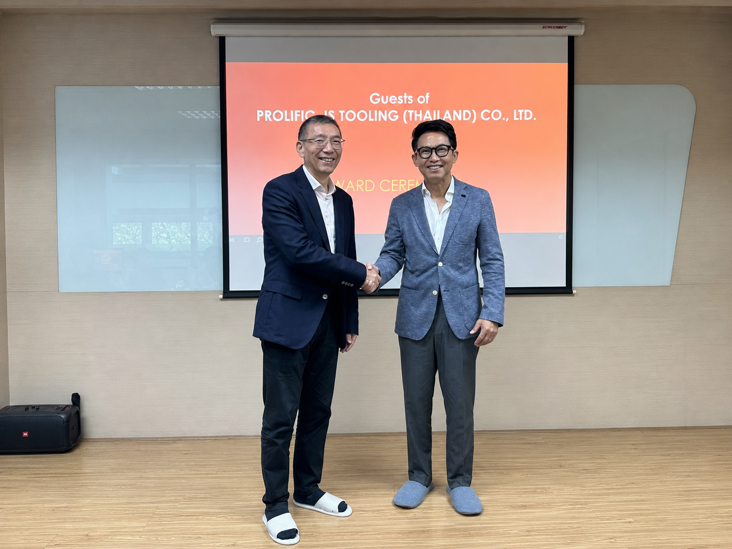 IKEN 经销商大会合影